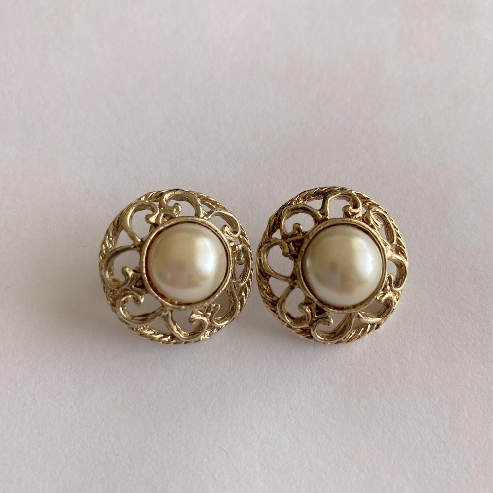 4/$15 Vintage Goldtone Braided Rope Faux Pearl Stud Earrings for Pierced Ears